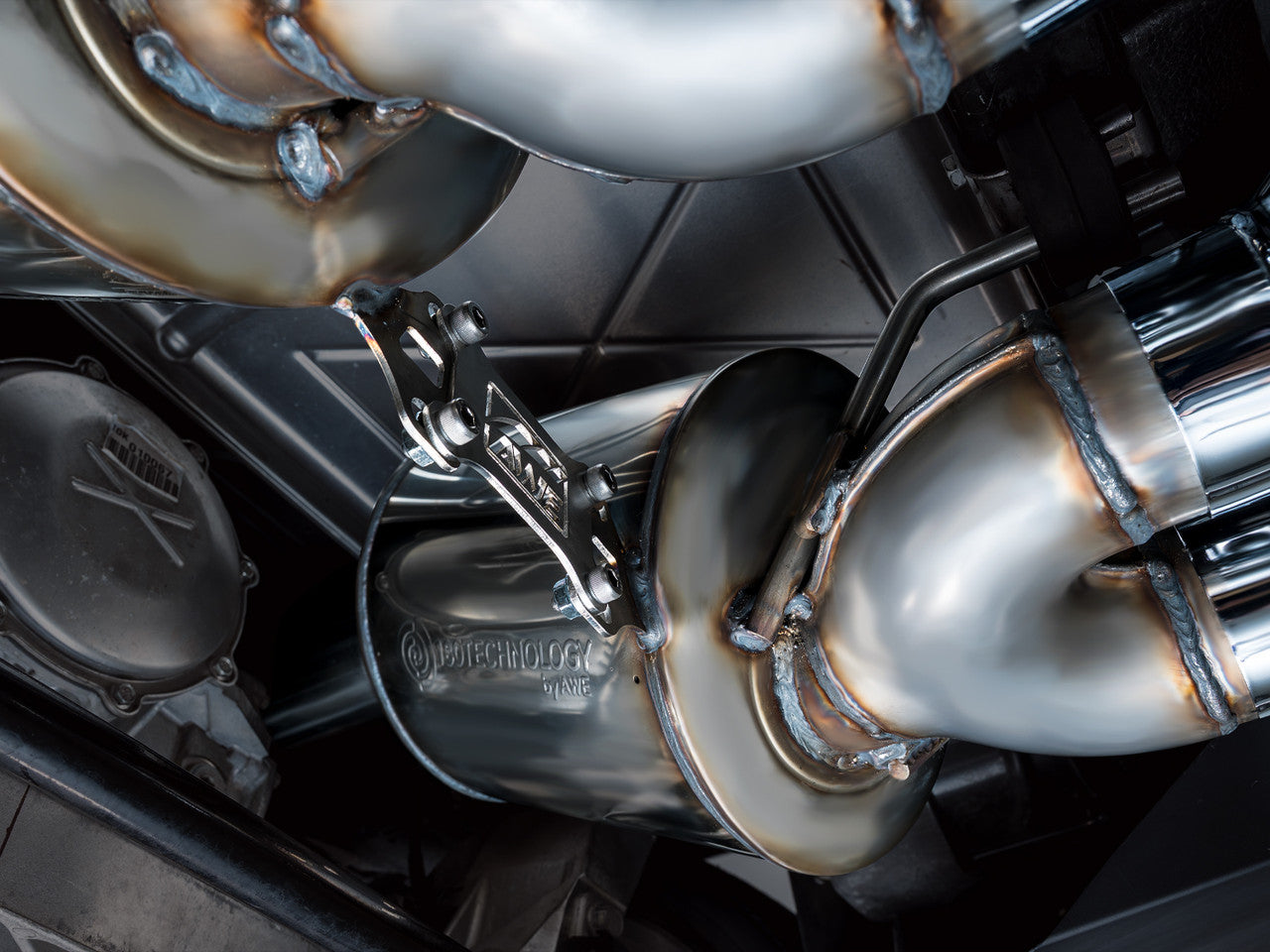 AWE Touring Edition Axleback Exhaust Chrome Tips (2009 - 2013 C6 Corvette 6.2L) 3015-42662